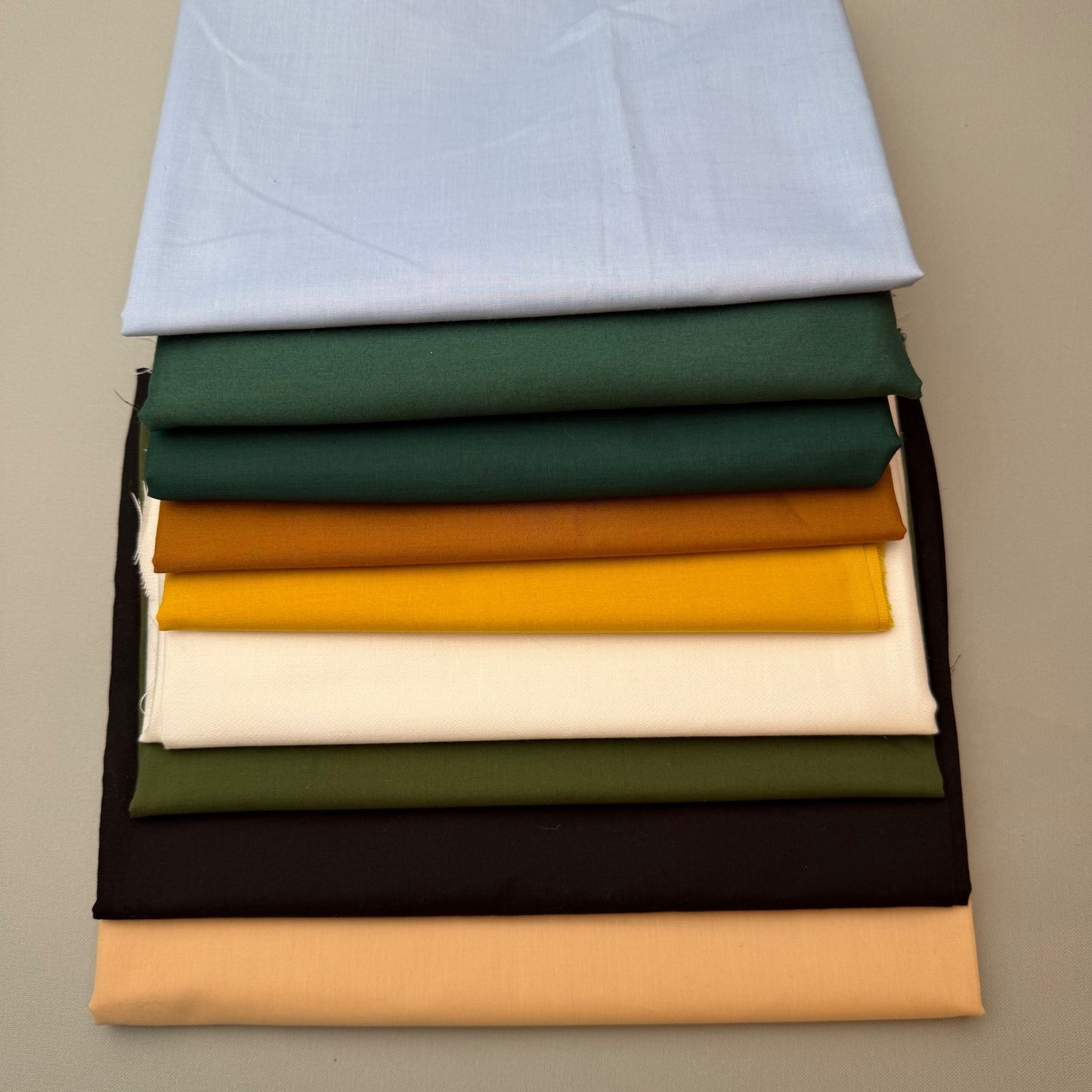 Fabric Fat Quarters Bundle Assorted Colors Sewing Quilting Crafting