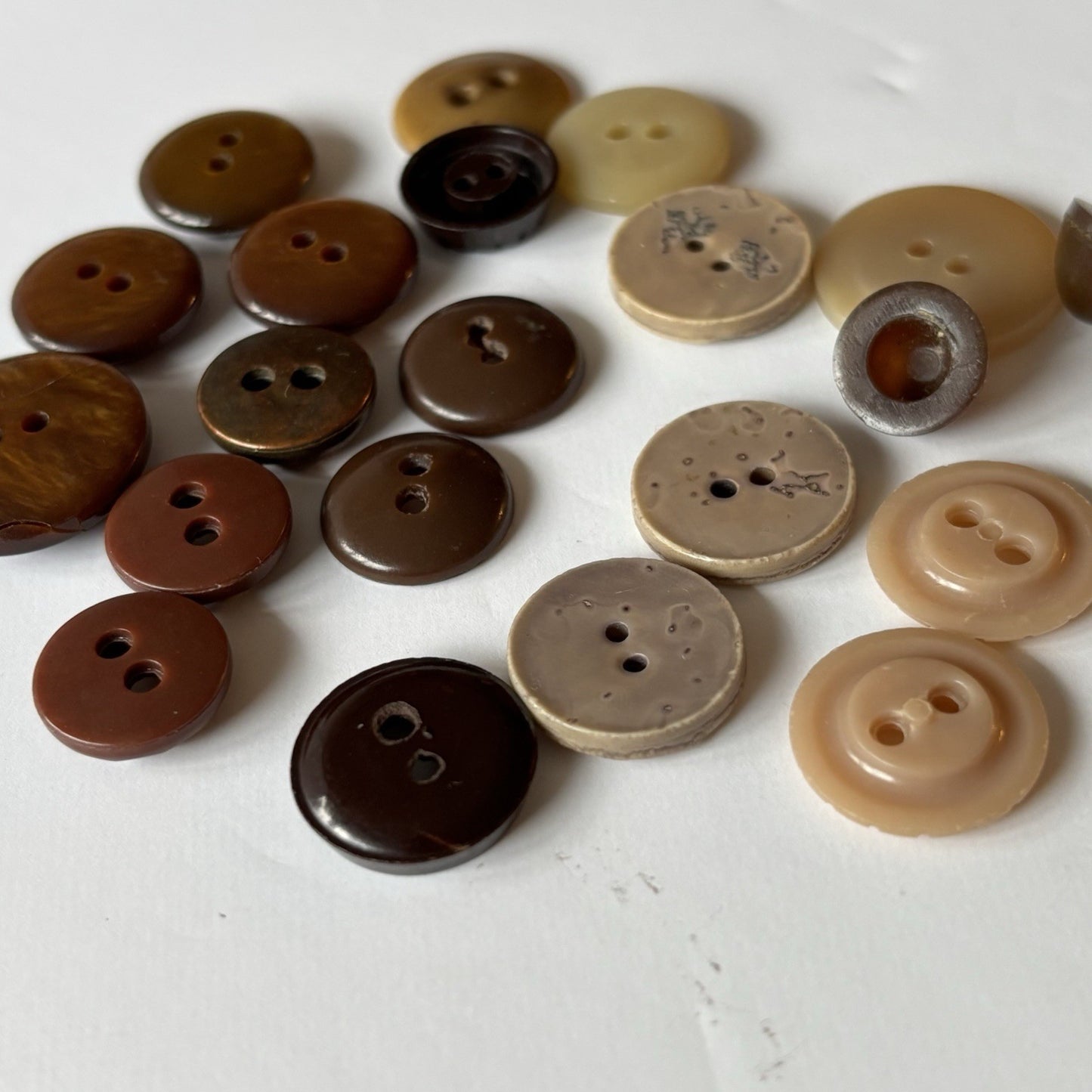 Vintage Brown & Caramel Bakelite Button 73 Lot Mixed 1930s-50s Suit Coat Styles