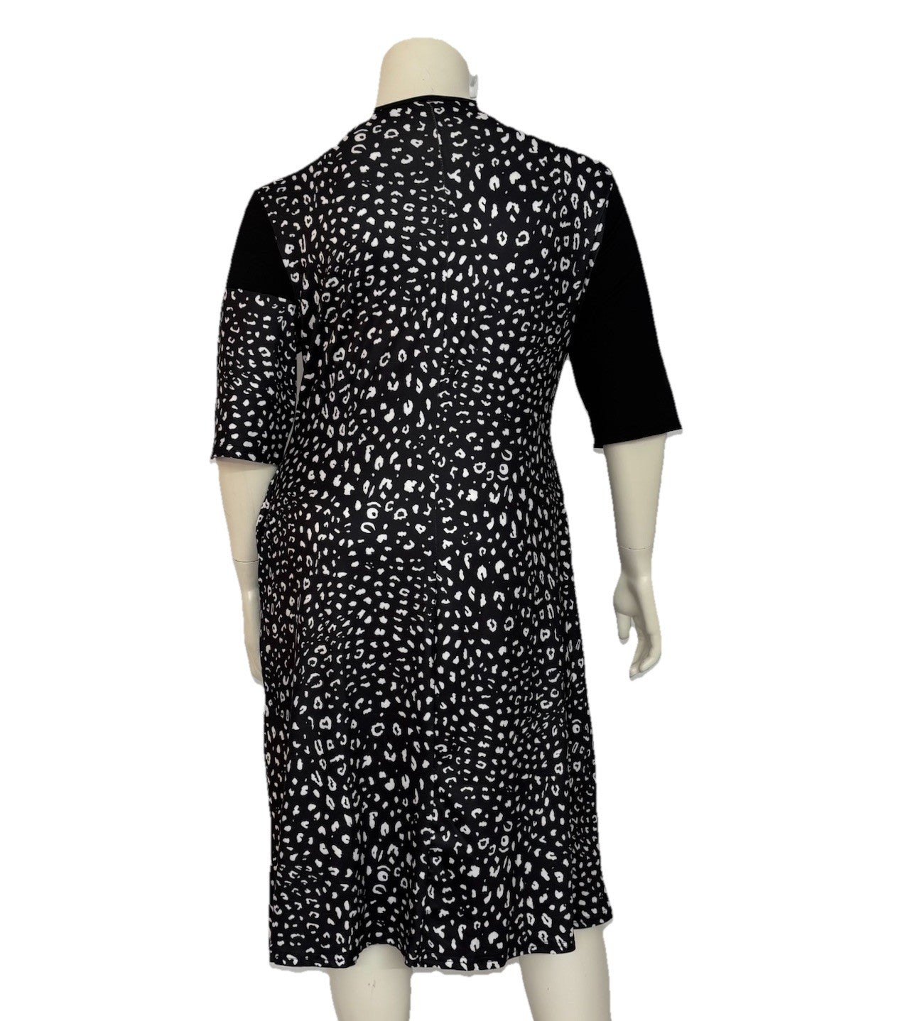 Women’s Black White Animal Print Midi Dress XL Stretch Knit Asymmetrical Buttons