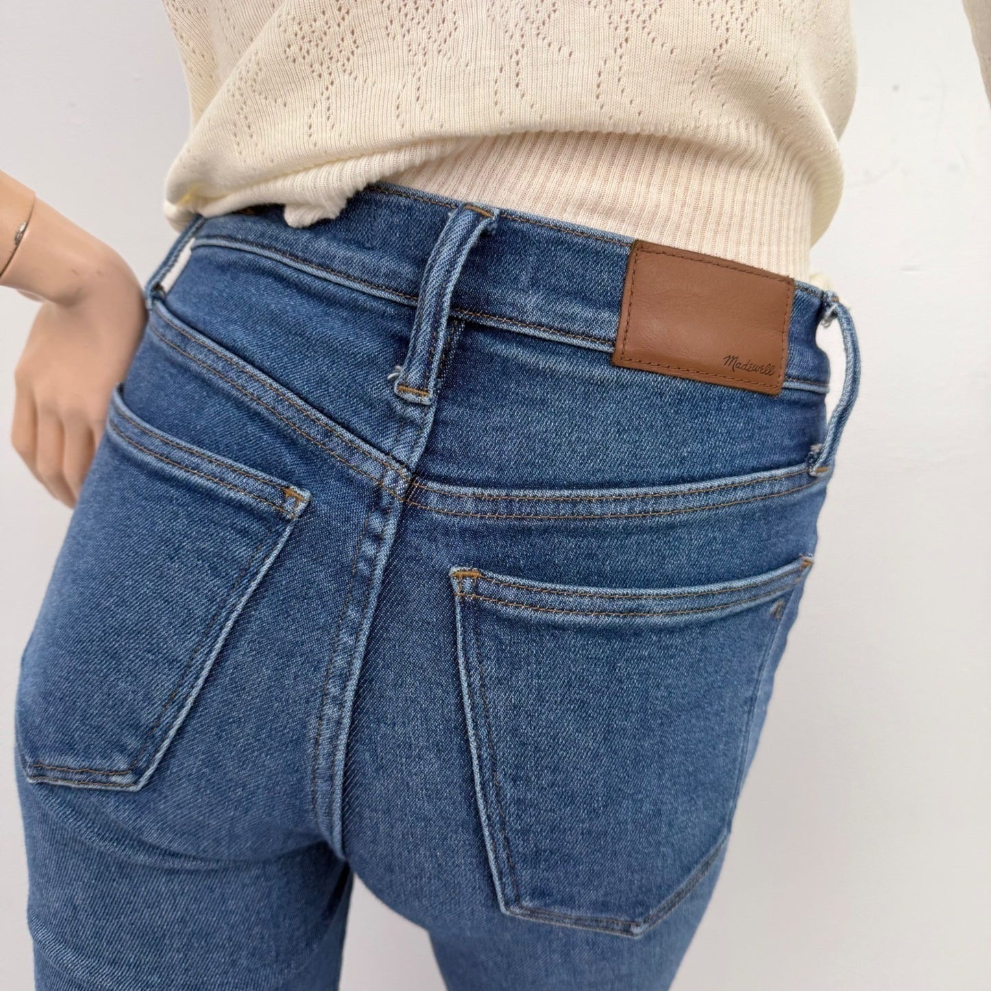 Madewell Jeans High Rise Cali Demi-Boot   Raw Hem Sz 24 Blue Wash Straight Leg