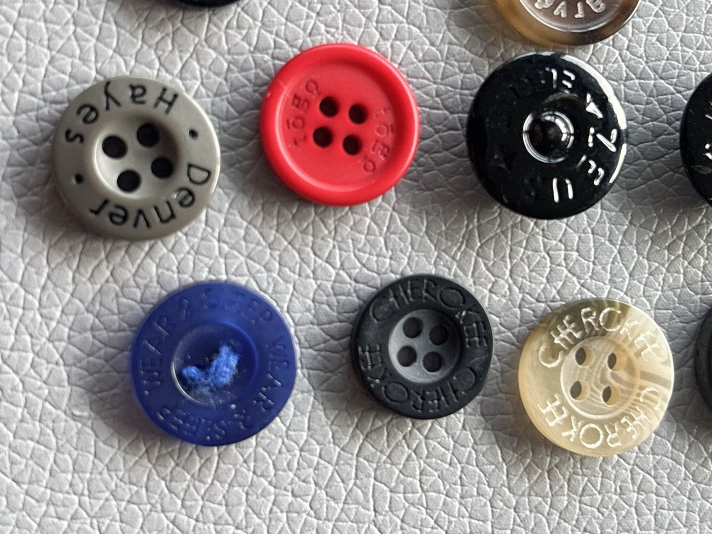 Vintage Button Lot Of 40 4 Hole Buttons. Northern Reflections Levi’s Cherokee