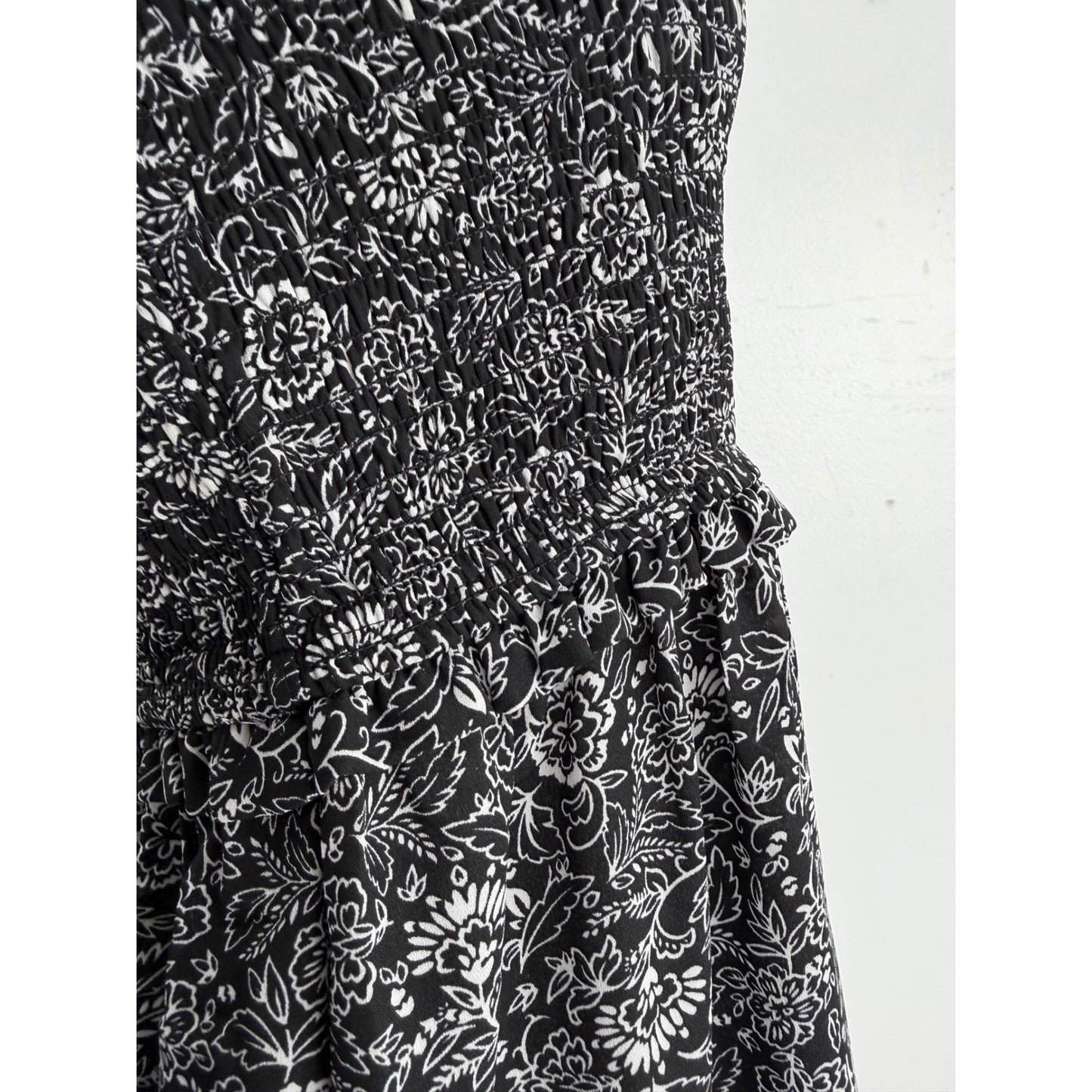 Devoted Black White Dress Floral Smocked Prairie Romantic Peasant Boho Womens M