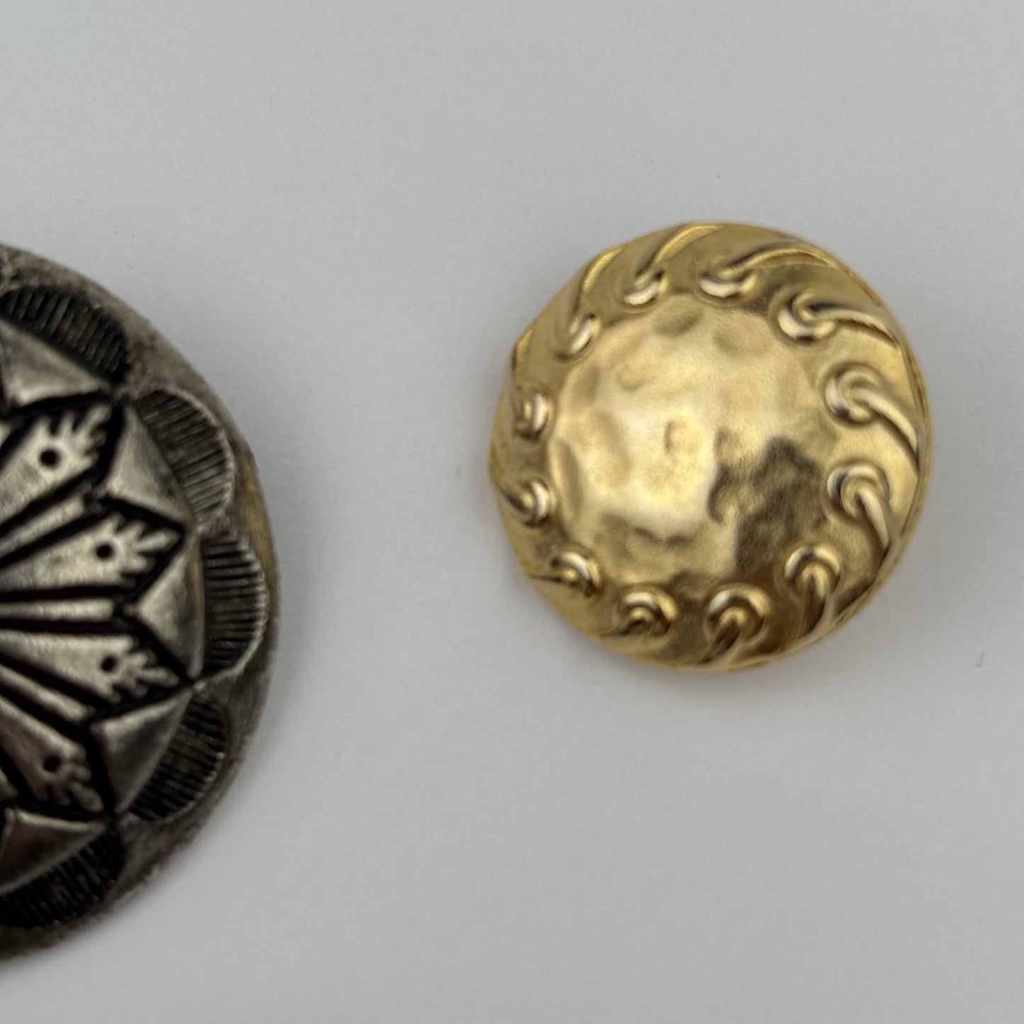 Vintage Metal Crest Buttons Lot – Gold & Silver Heraldic Lion & Shield, 12pcs