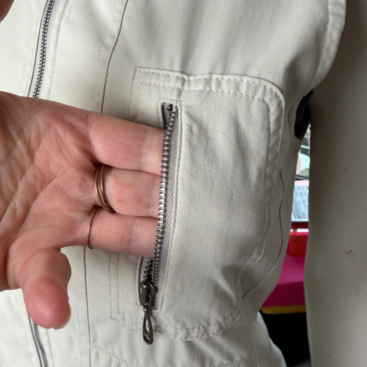 Tilley Cream Multi-Pocket Utility Vest | S — view 11