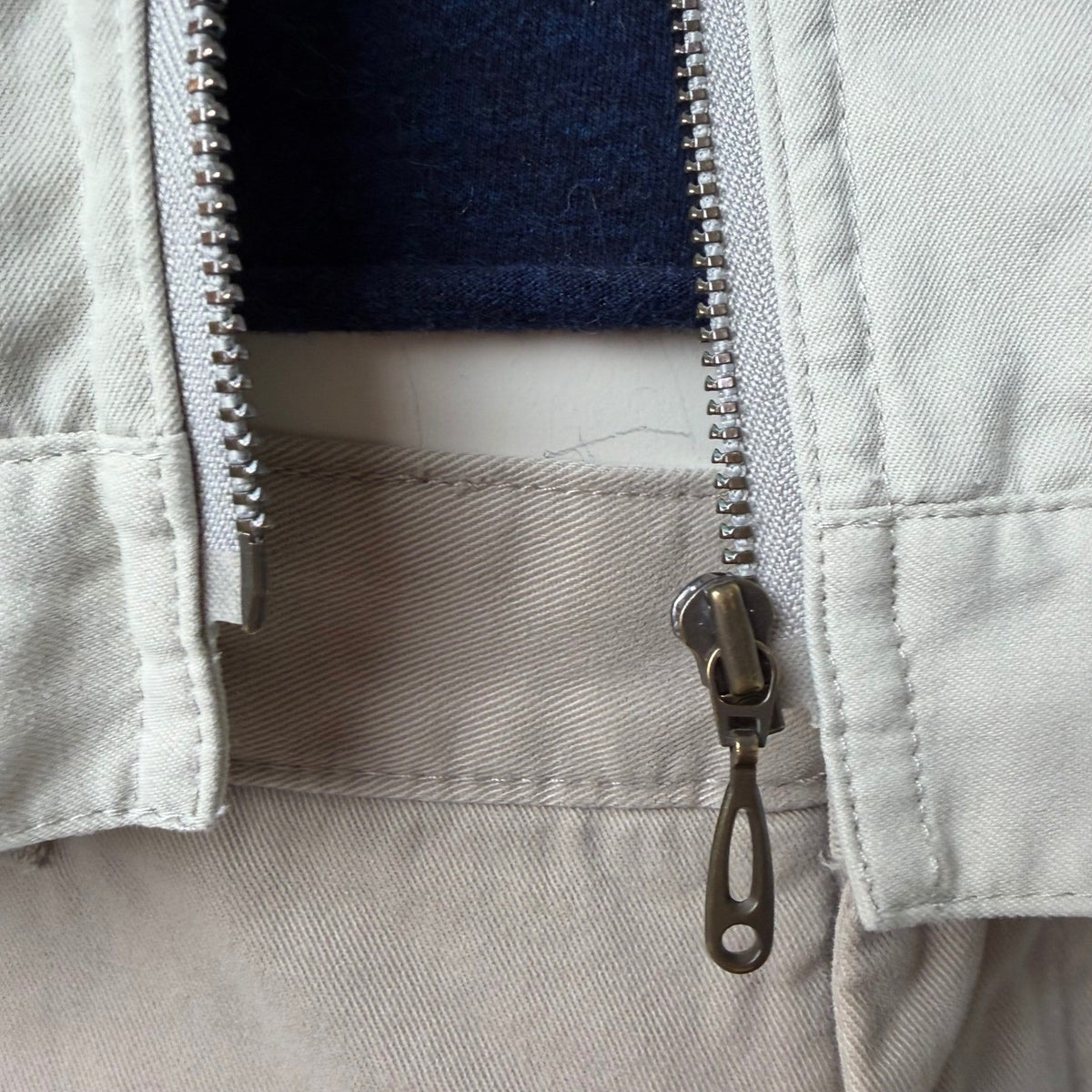 Tilley Cream Multi-Pocket Utility Vest | S — view 19
