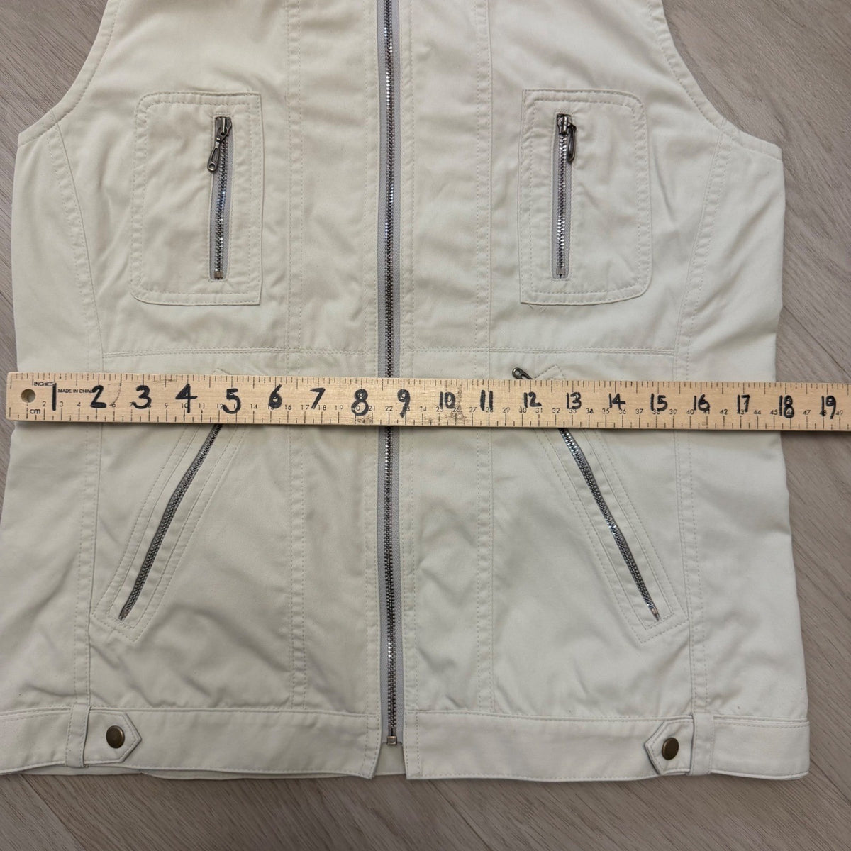 Tilley Cream Multi-Pocket Utility Vest | S — view 10