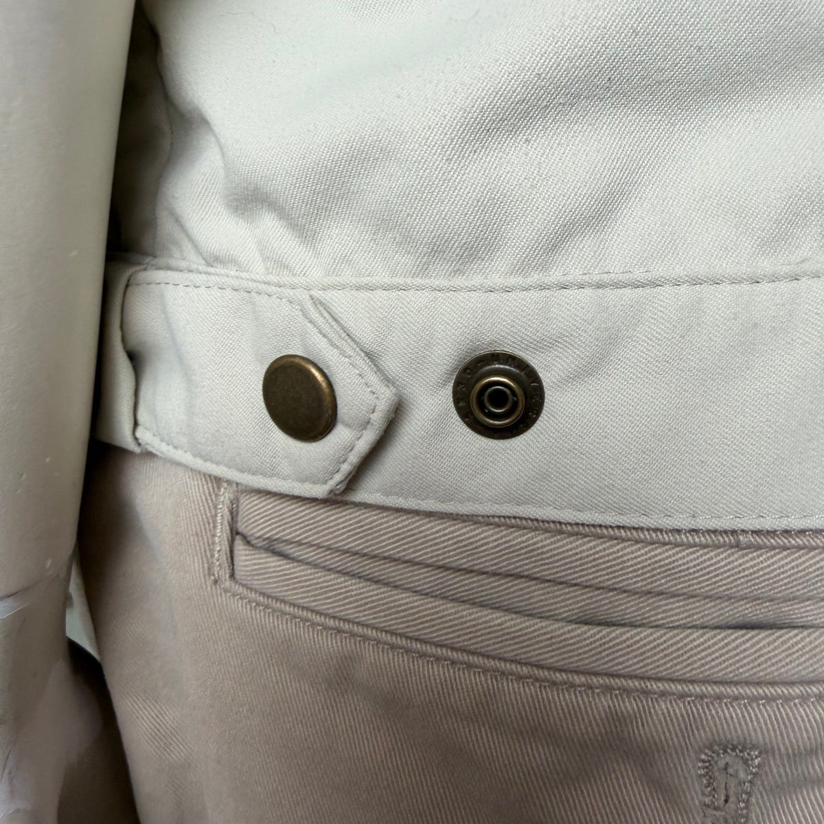 Tilley Cream Multi-Pocket Utility Vest | S — view 16