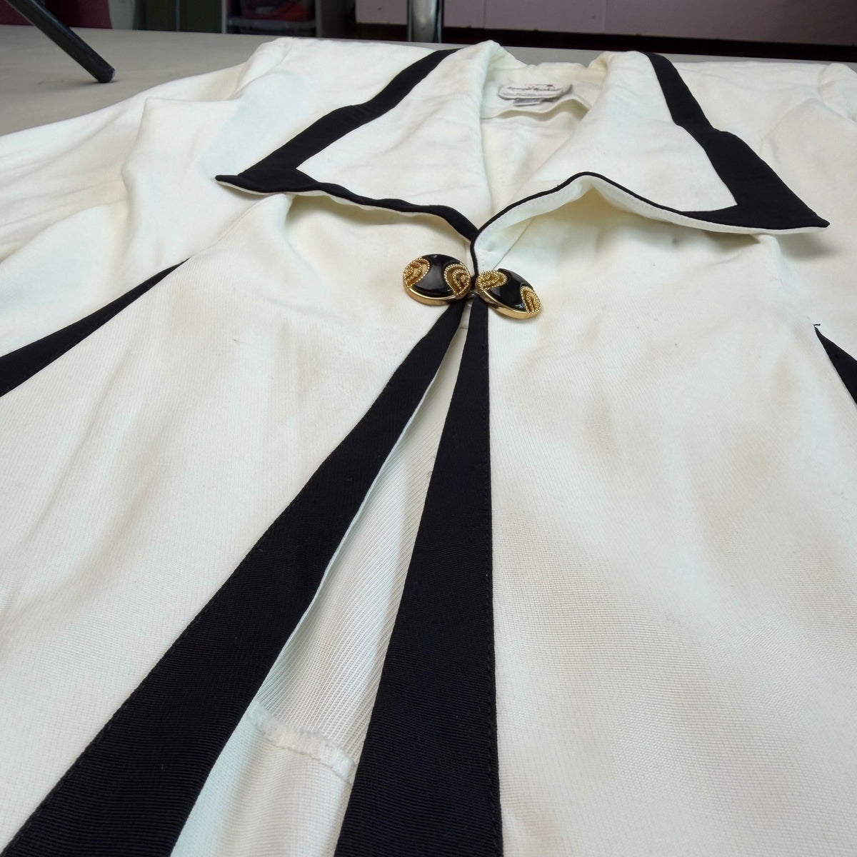 Vintage Joseph Ribkoff Black Trim Sculptural Blazer | M — view 13