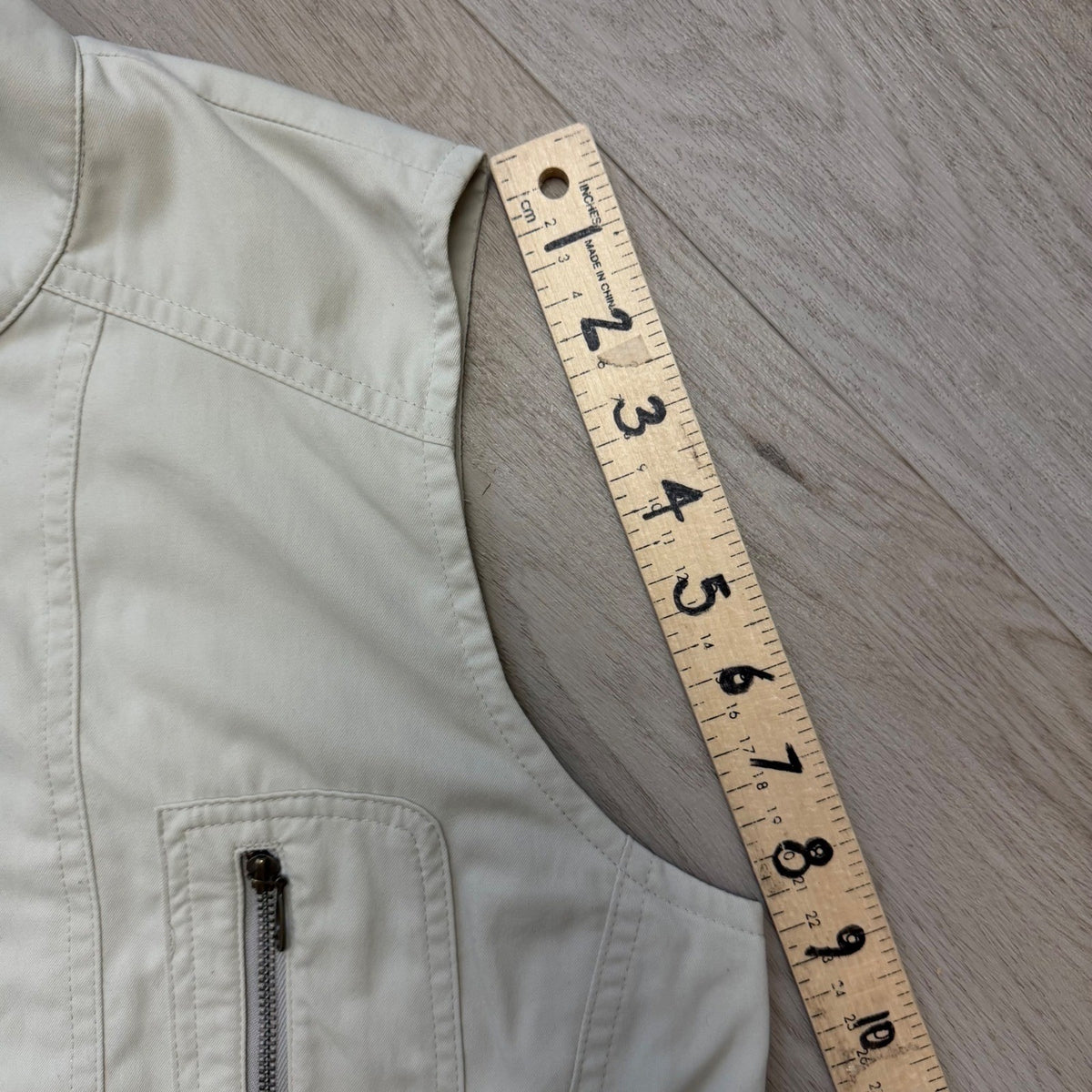Tilley Cream Multi-Pocket Utility Vest | S — view 15