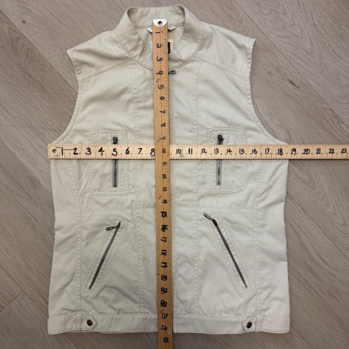 Tilley Cream Multi-Pocket Utility Vest | S — view 8