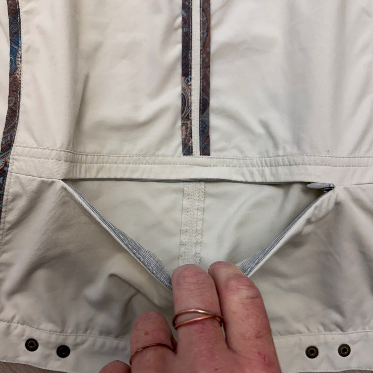 Tilley Cream Multi-Pocket Utility Vest | S — view 14
