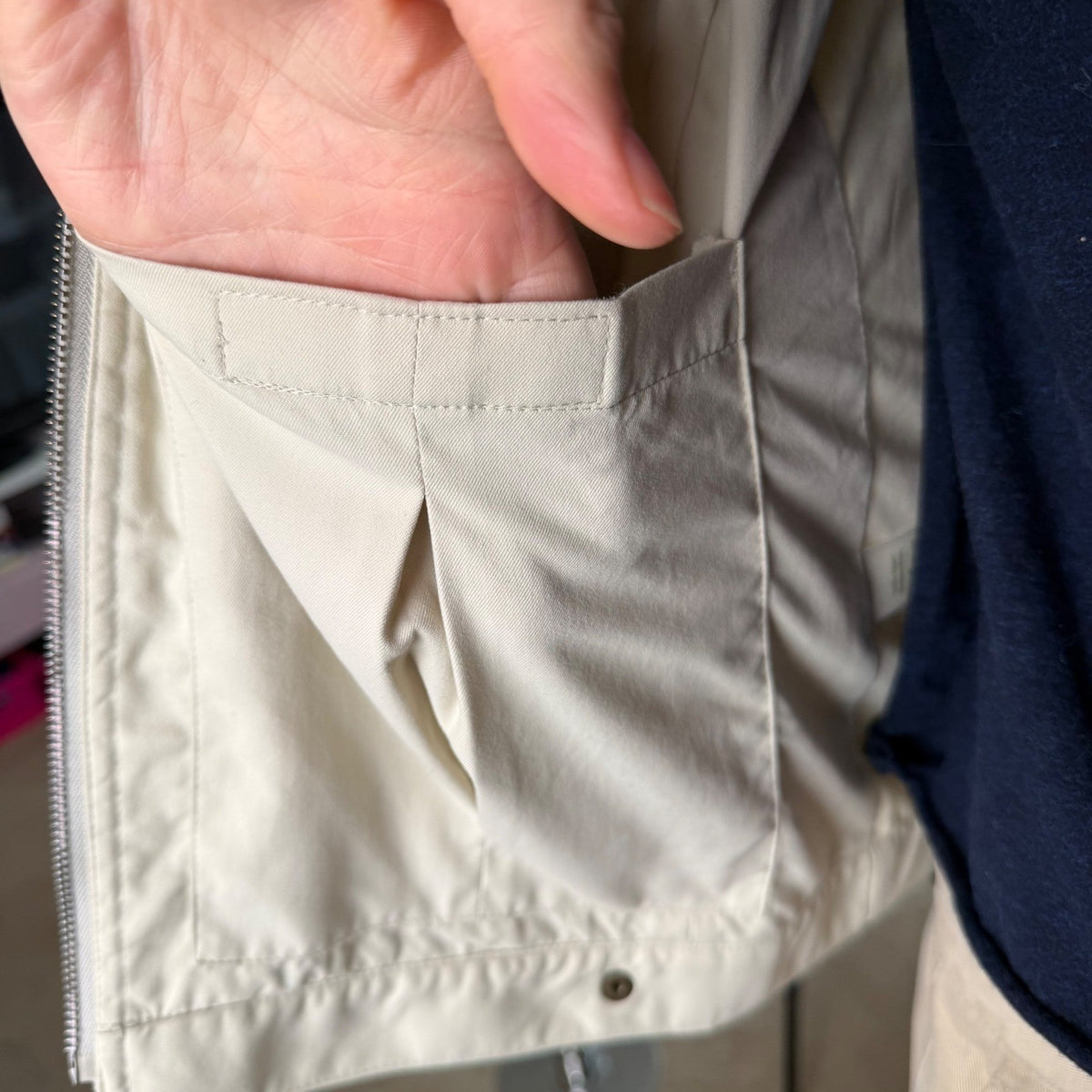 Tilley Cream Multi-Pocket Utility Vest | S — view 12