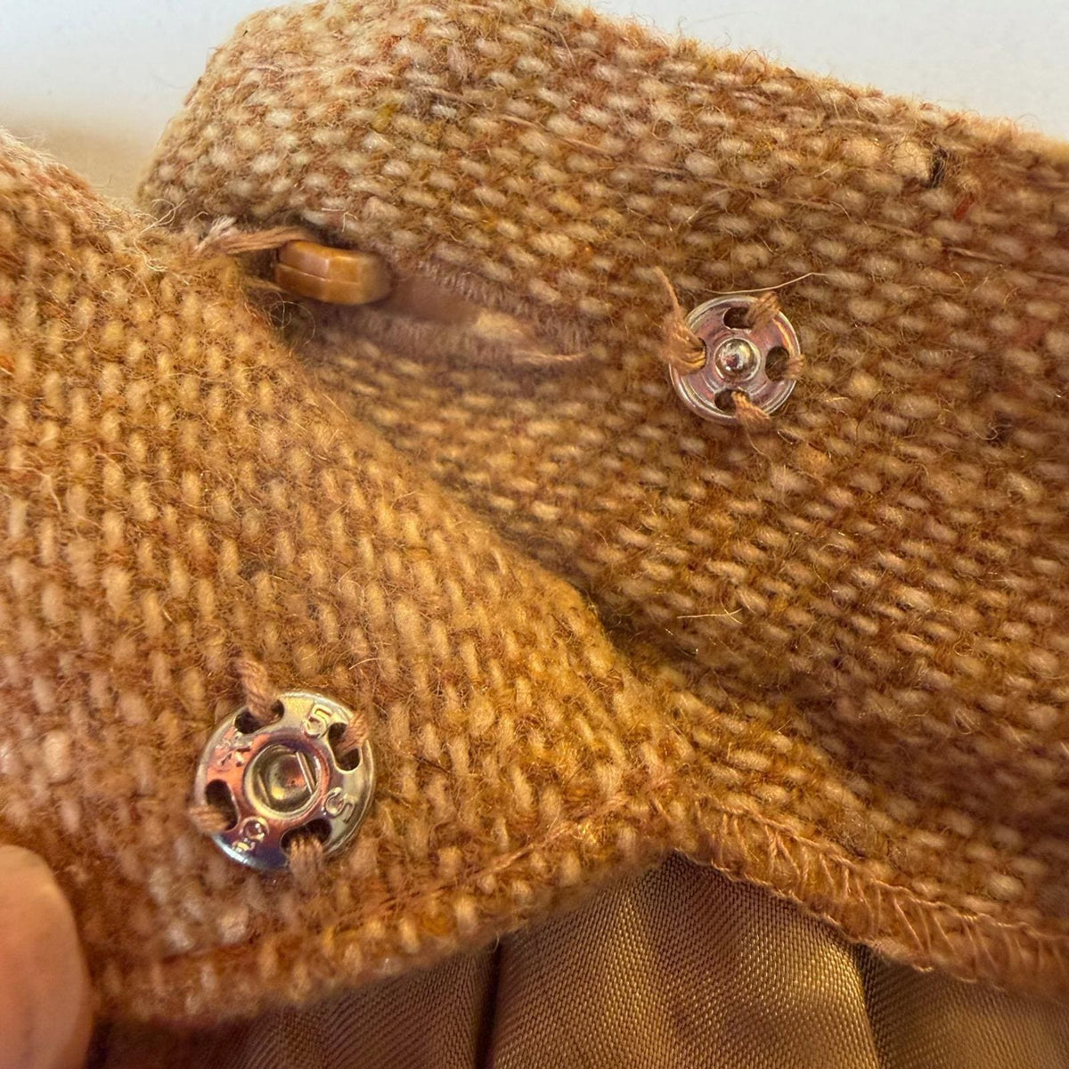 Vintage tan Ciaro skirt suit – photo 15