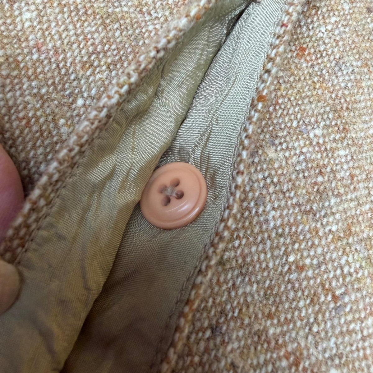 Vintage tan Ciaro skirt suit – photo 16