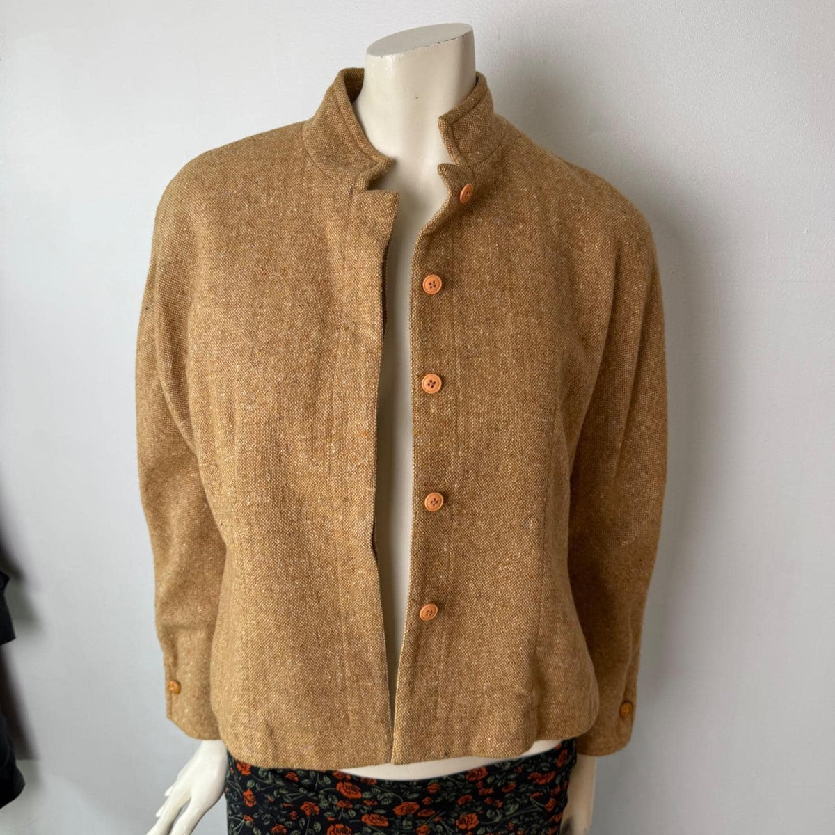 Vintage tan Ciaro skirt suit – photo 18