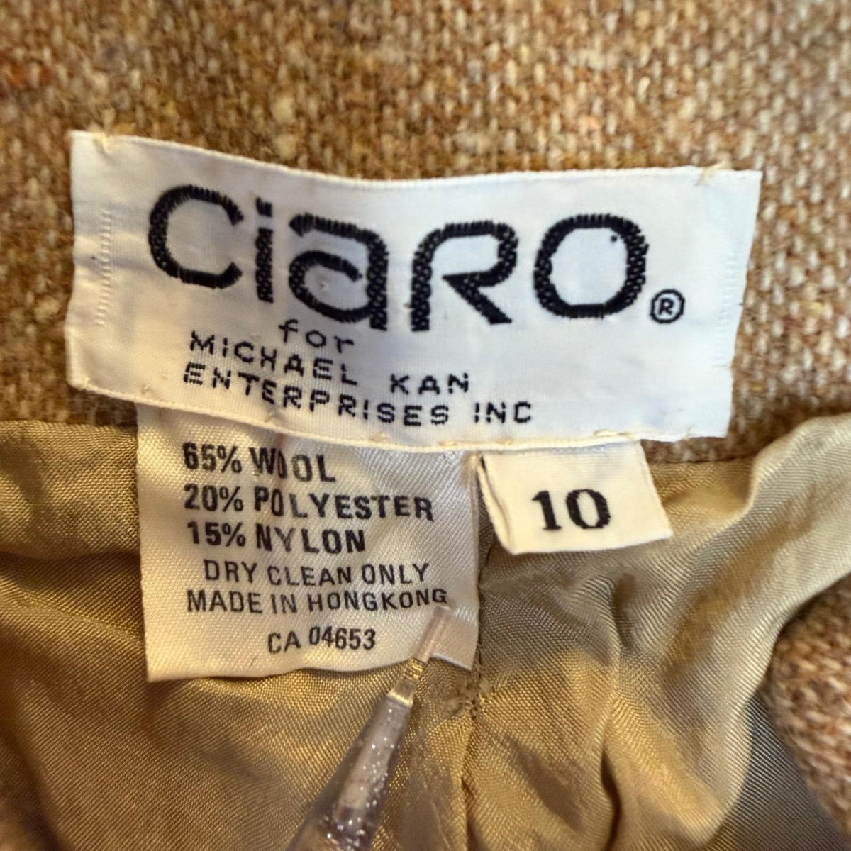 Vintage tan Ciaro skirt suit – photo 9