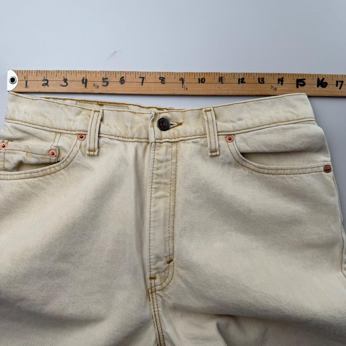 Vintage Levi's Pale Yellow Tapered Jeans | 31in Waist — view 9