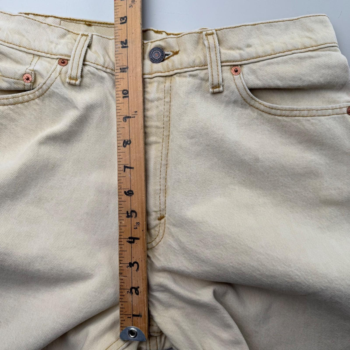 Vintage Levi's Pale Yellow Tapered Jeans | 31in Waist — view 10