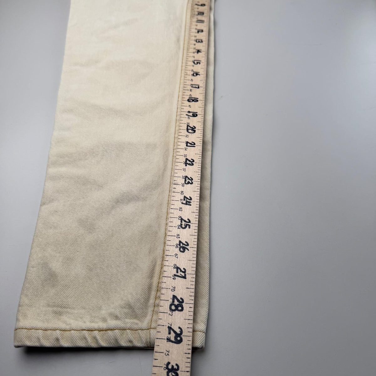 Vintage Levi's Pale Yellow Tapered Jeans | 31in Waist — view 11