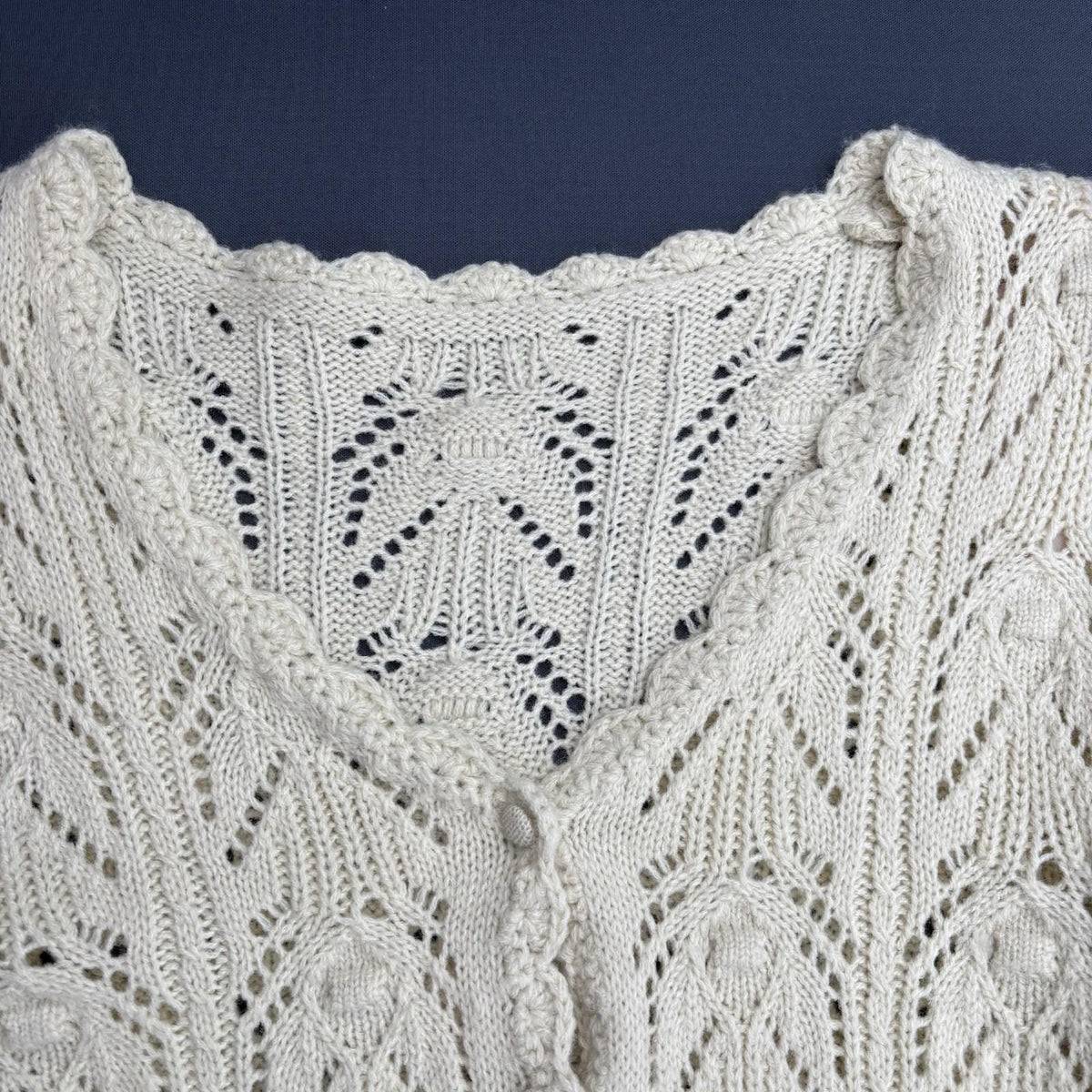 Vintage Cream Hand Knit Leaf Motif Cardigan | M — detail photo 12