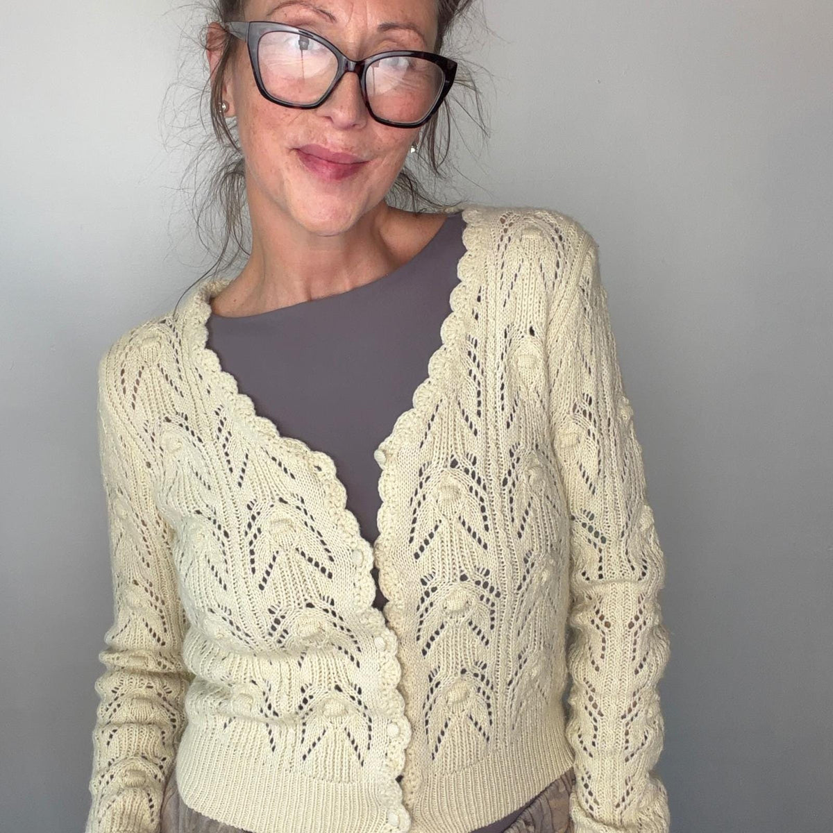 Vintage Cream Hand Knit Leaf Motif Cardigan | M — detail photo 2