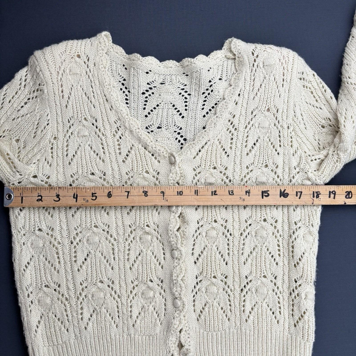 Vintage Cream Hand Knit Leaf Motif Cardigan | M — detail photo 6