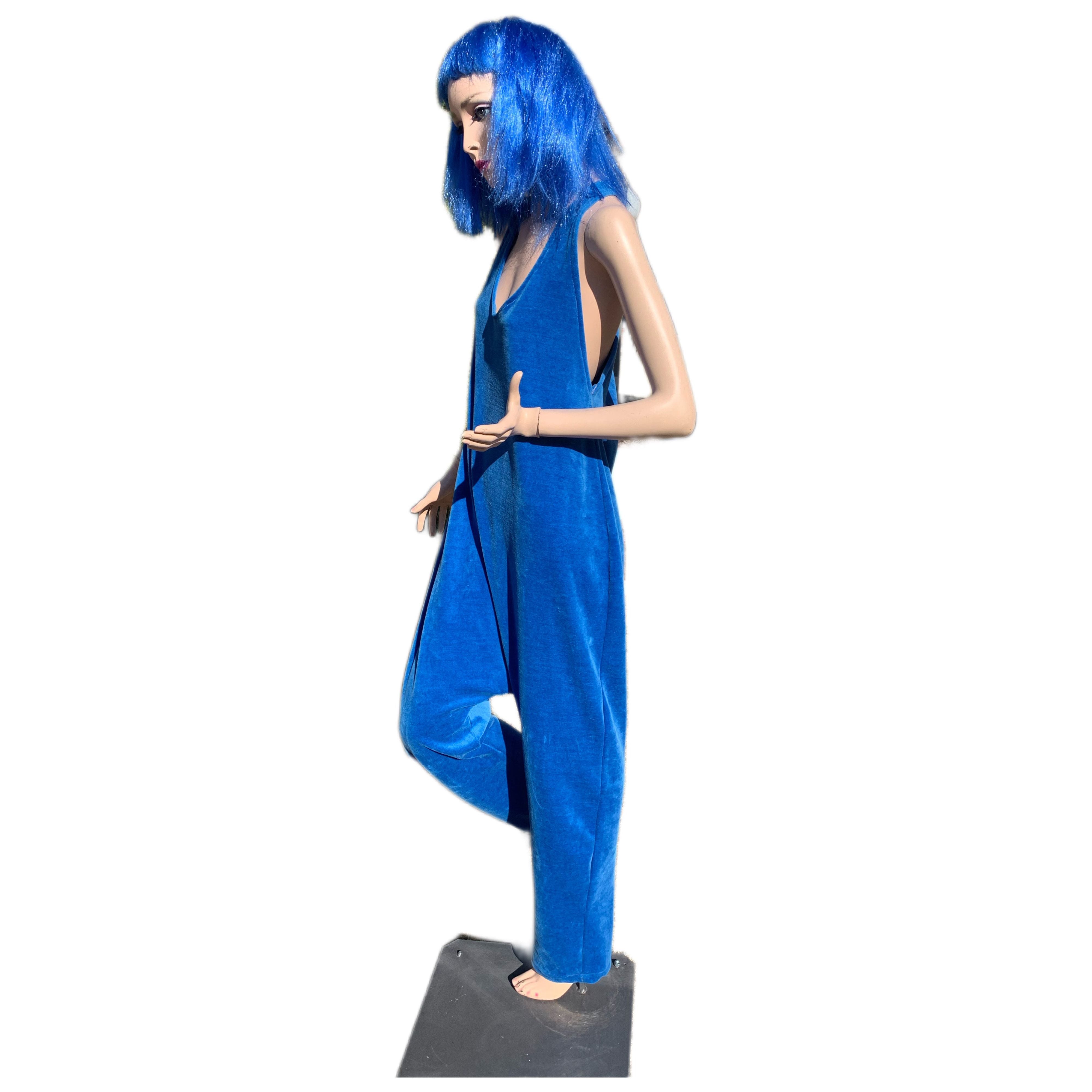 womans blue full length sleeveless jumper
