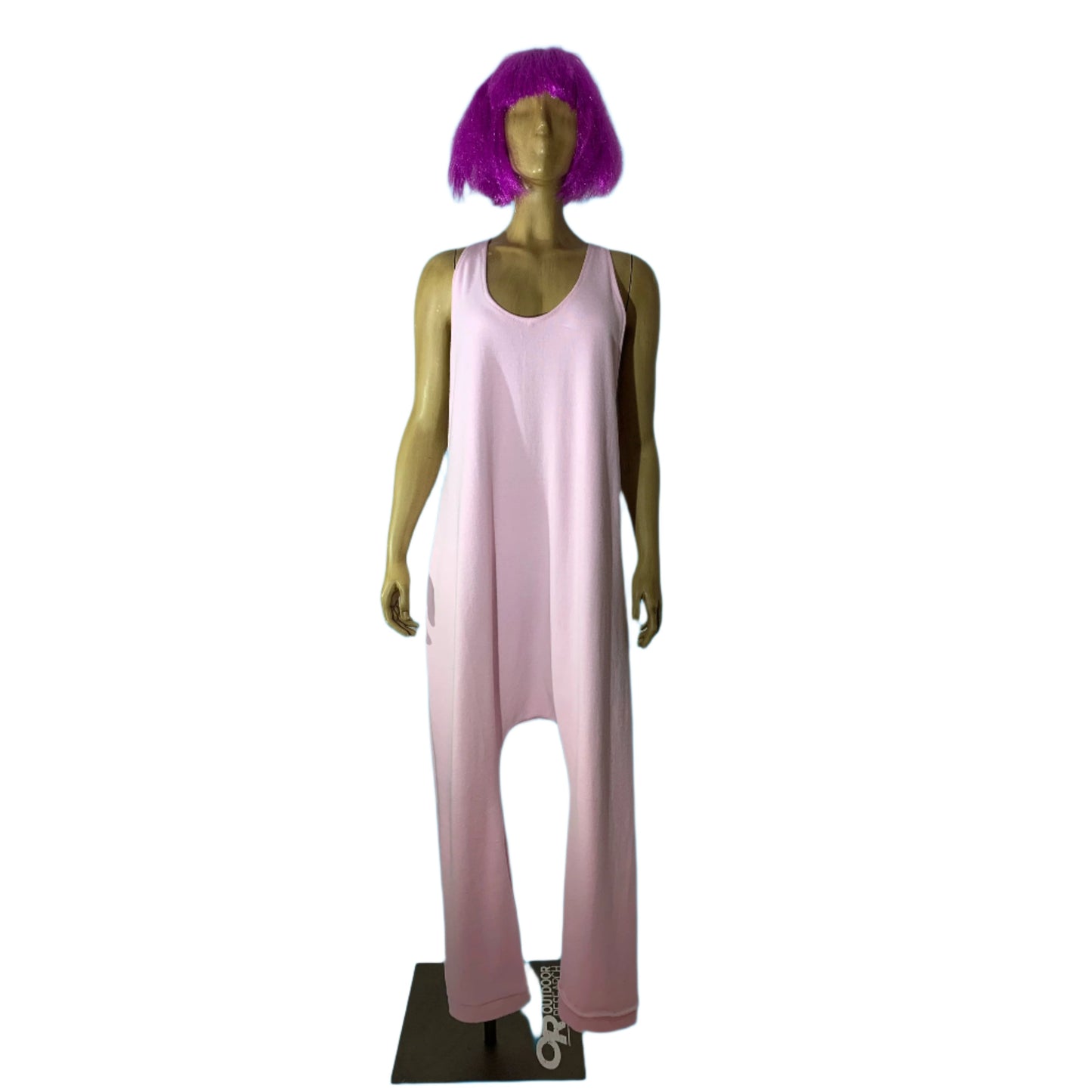 womans pink full length sleeveless jumper